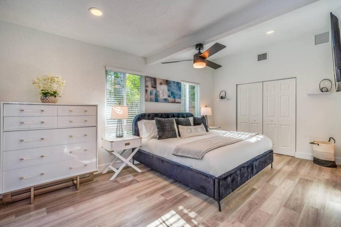 Fox Private Resort-heated Pool, Spa-downtown&beach Villa